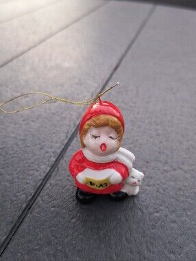 Vintage Lund's Lites Ceramic Christmas Caroler Figurine Ornament With Cat